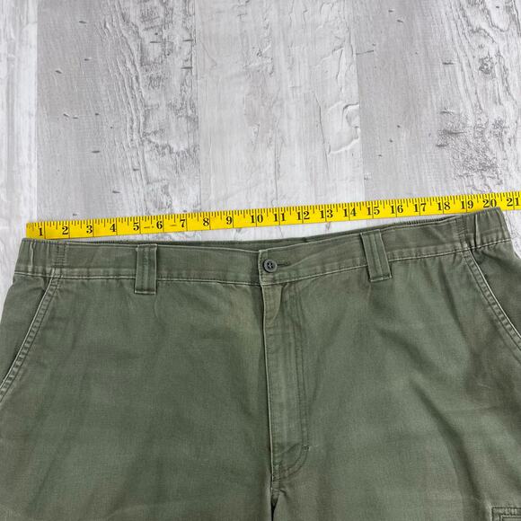 L.L. Bean Green Chino Khaki Cargo Utility Straight Leg Short Cotton Pants 40 - Picture 10 of 12